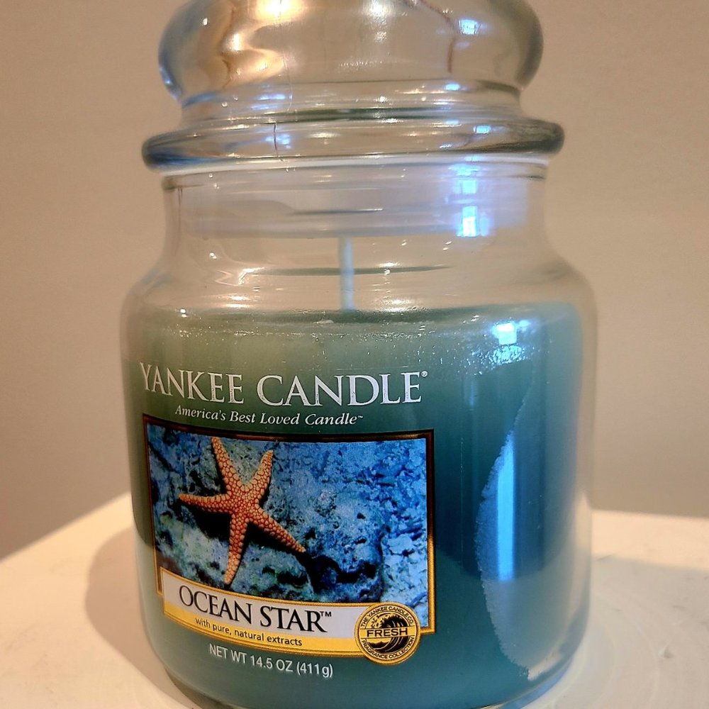 Yankee Candle OCEAN STAR, Medium Classic Jar, Single Wick Candle 14.5 oz - Picture 3 of 4